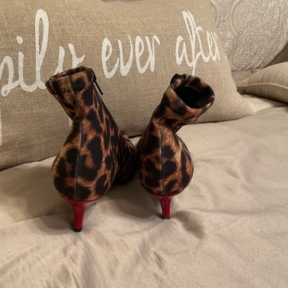 Ladies Booties - Picture 5 of 5